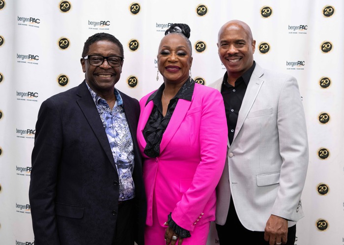 Photos: Norm Lewis, Liz Callaway & More Attend Final Johnny Mathis Concert at bergenPAC Image