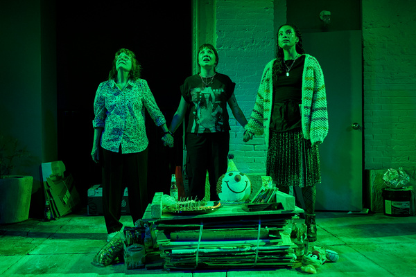 Photos: First Look At REVOLUTION At The Flea Theatre Siggy Space Image