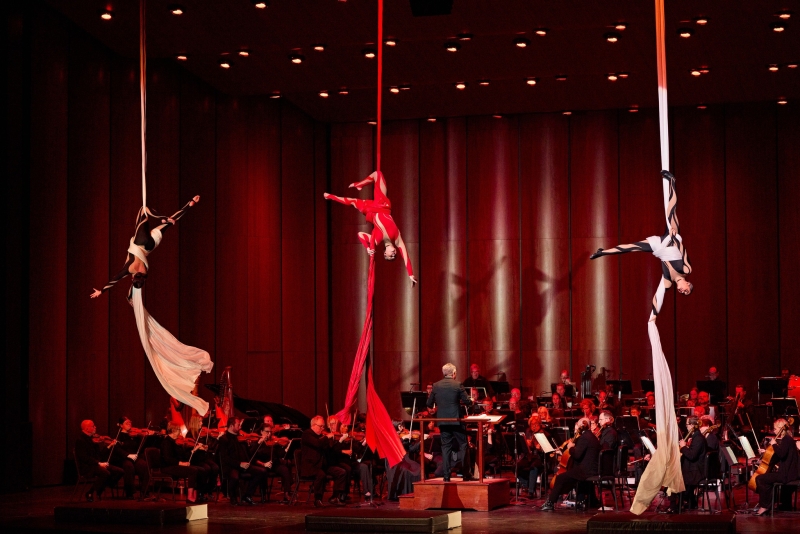 Review: CIRCUS AT THE SYMPHONY at Robinson Center Image