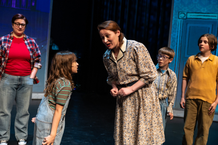Photos: First look at Evolution Theatre Company’s FUN HOME Image