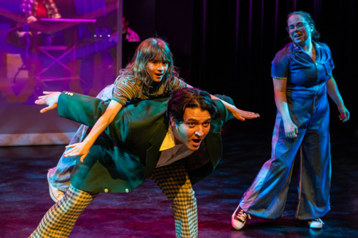 Photos: First look at Evolution Theatre Company’s FUN HOME Image