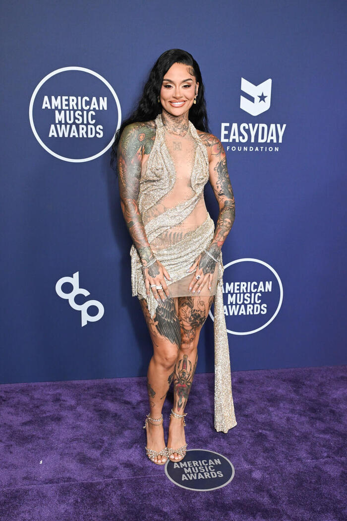 Photos: Inside the 2025 American Music Awards with Jennifer Lopez, Reneé Rapp & More Image
