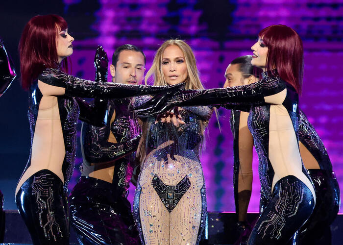 Photos: Inside the 2025 American Music Awards with Jennifer Lopez, Reneé Rapp & More Image