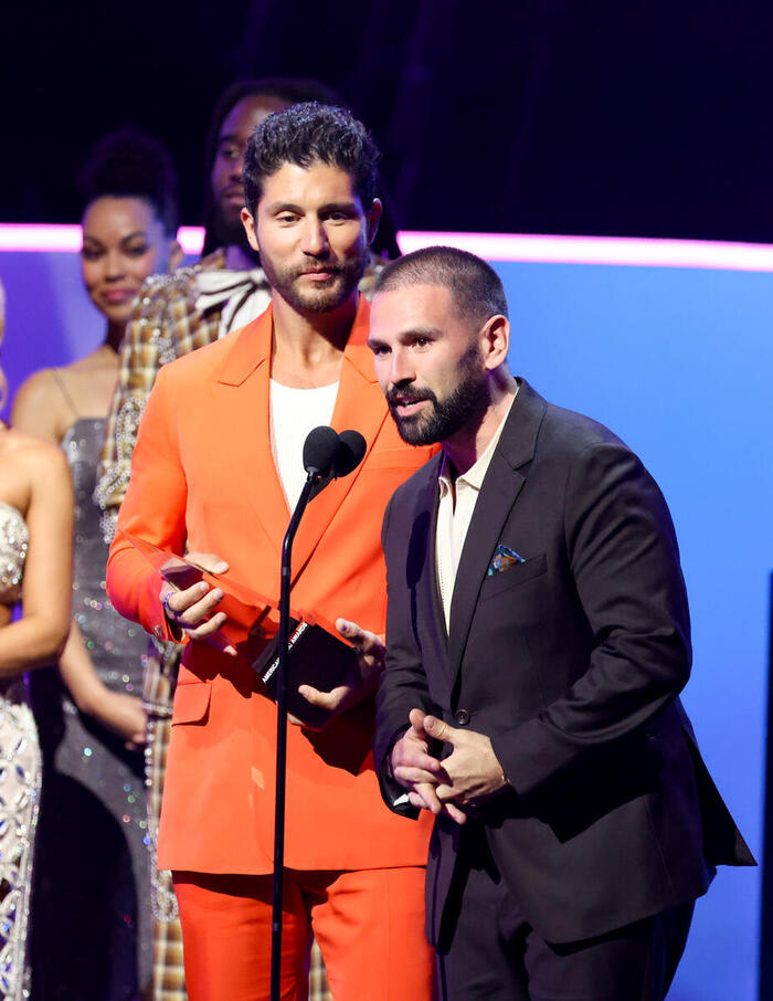 Photos: Inside the 2025 American Music Awards with Jennifer Lopez, Reneé Rapp & More Image