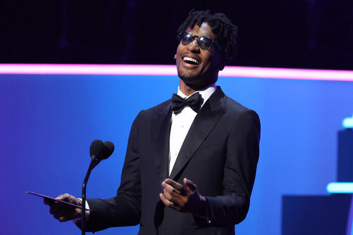Photos: Inside the 2025 American Music Awards with Jennifer Lopez, Reneé Rapp & More Image