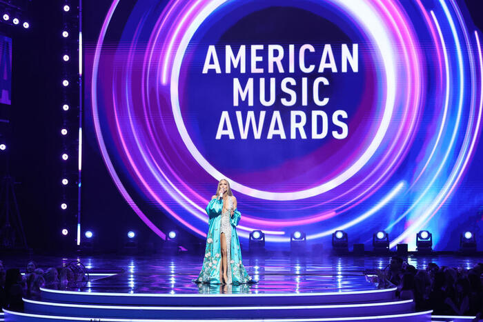Photos: Inside the 2025 American Music Awards with Jennifer Lopez, Reneé Rapp & More Image