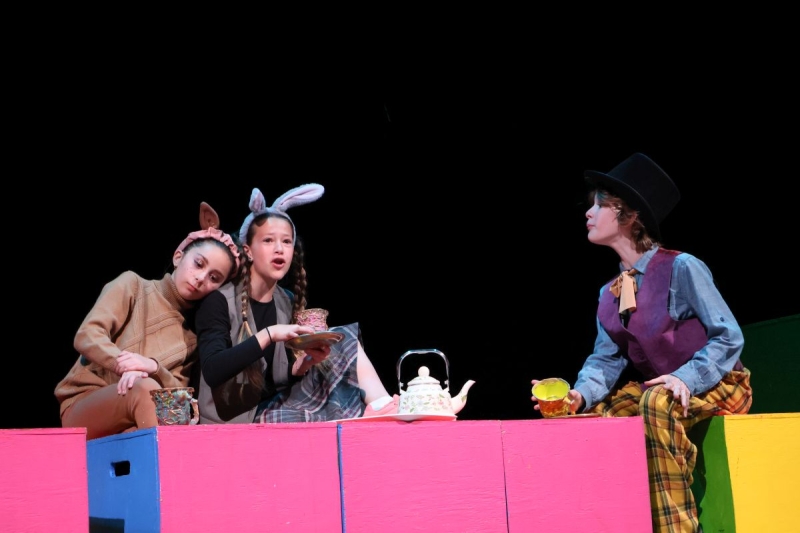 Review: ALICE @ WONDERLAND at Belz Theater Within The Orgel Family Performing Arts Center Image