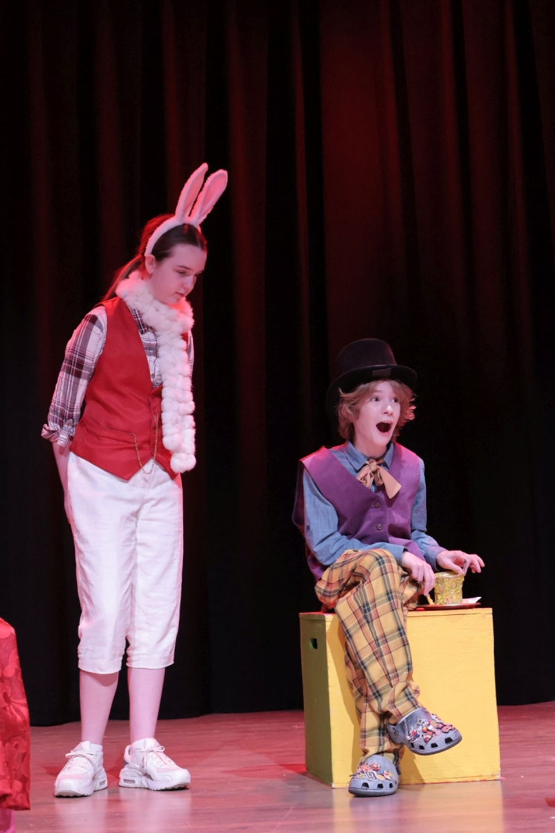 Review: ALICE @ WONDERLAND at Belz Theater Within The Orgel Family Performing Arts Center Image