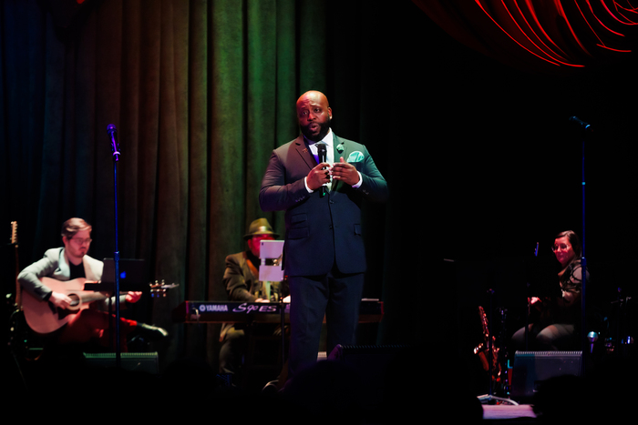 Photos: CHICAGO SINGS 30 YEARS OF PORCHLIGHT Event Image