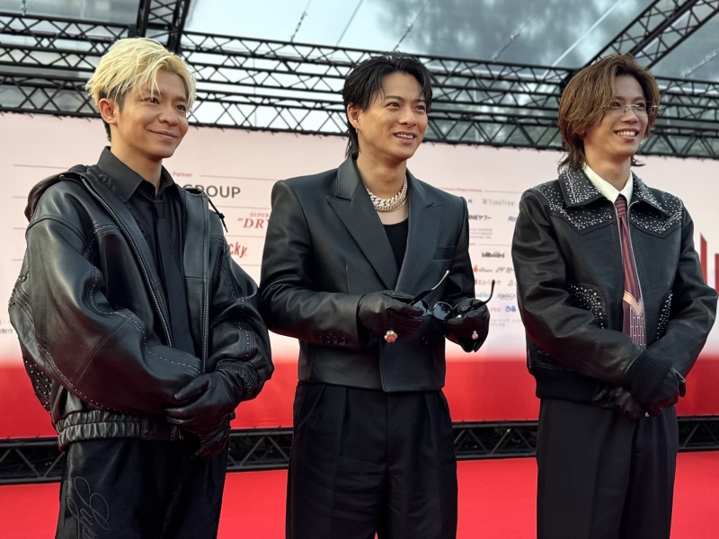 インタビュー:日本版グラミー賞”MAJ”レカペ写真大公開!スターたちの素顔 ー 中島健人にサングラスを外した平野紫耀も Image