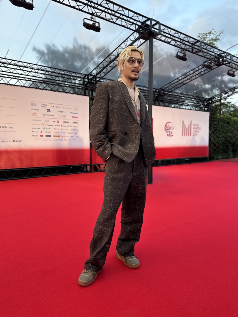 インタビュー:日本版グラミー賞”MAJ”レカペ写真大公開!スターたちの素顔 ー 中島健人にサングラスを外した平野紫耀も Image