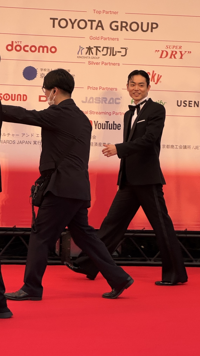 インタビュー:日本版グラミー賞”MAJ”レカペ写真大公開!スターたちの素顔 ー 中島健人にサングラスを外した平野紫耀も Image