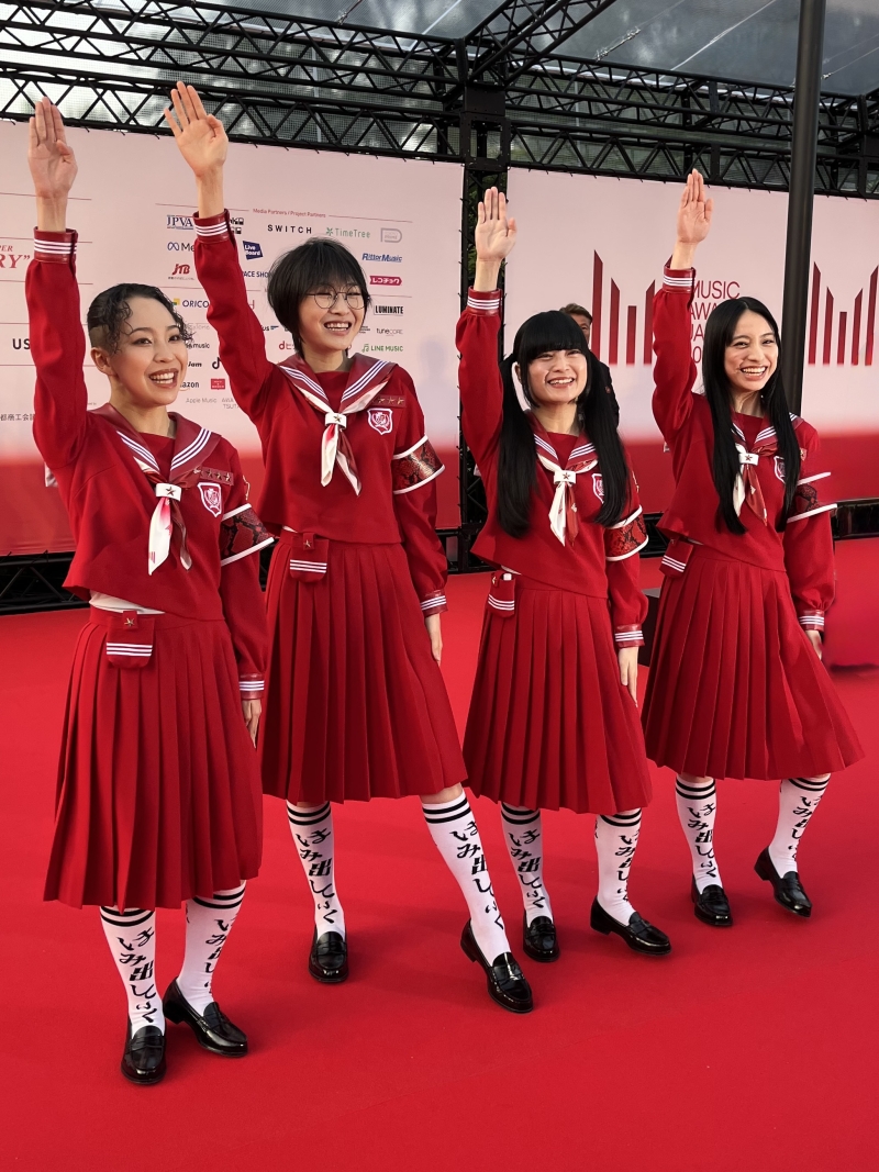 インタビュー:日本版グラミー賞”MAJ”レカペ写真大公開!スターたちの素顔 ー 中島健人にサングラスを外した平野紫耀も Image
