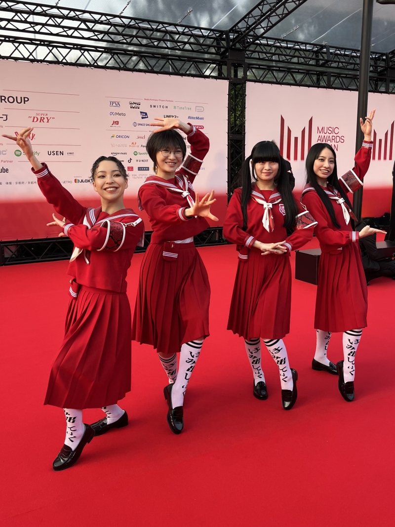 インタビュー:日本版グラミー賞”MAJ”レカペ写真大公開!スターたちの素顔 ー 中島健人にサングラスを外した平野紫耀も Image
