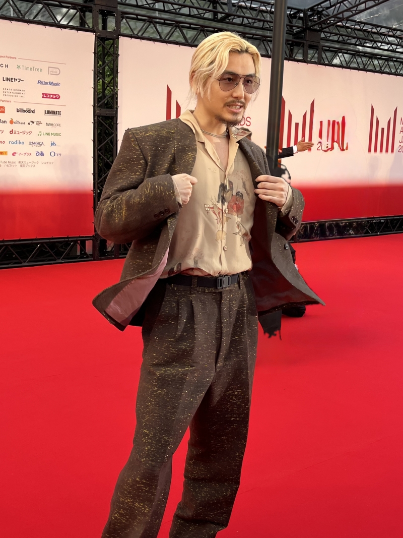 インタビュー:日本版グラミー賞”MAJ”レカペ写真大公開!スターたちの素顔 ー 中島健人にサングラスを外した平野紫耀も Image