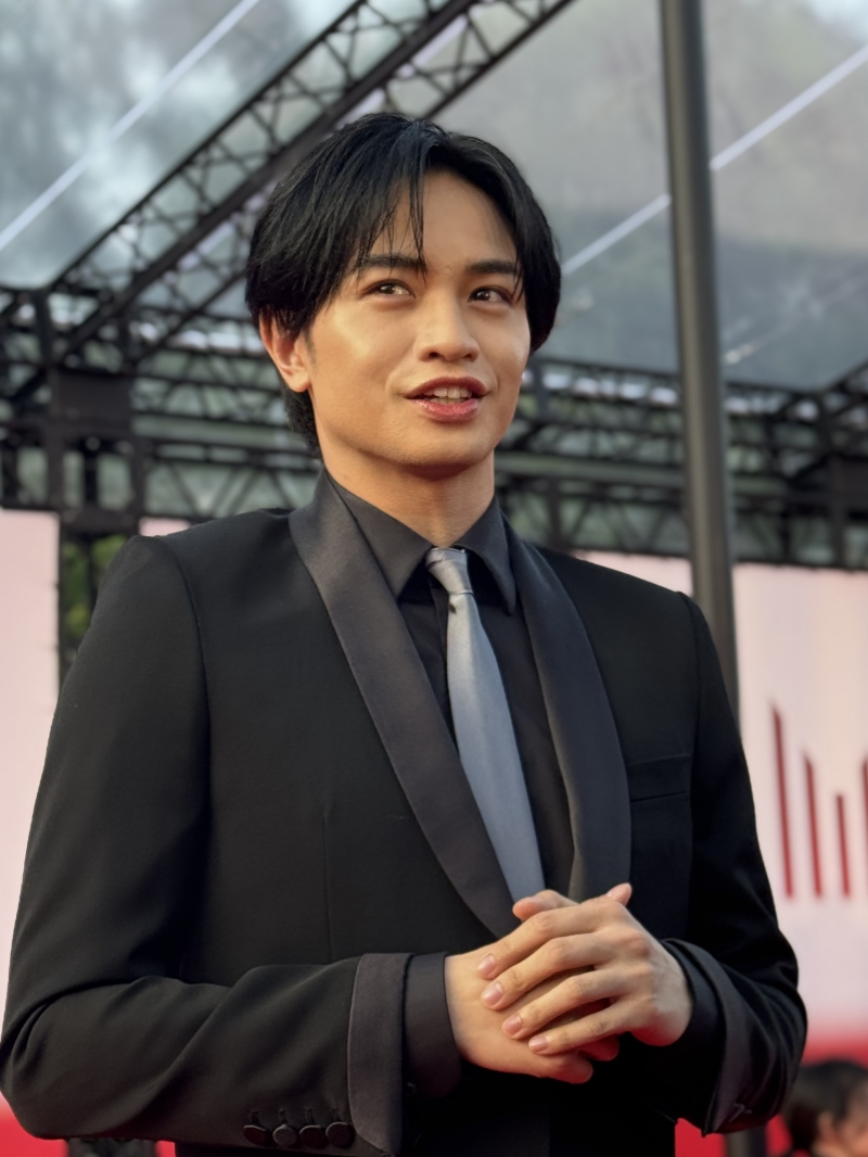 インタビュー:日本版グラミー賞”MAJ”レカペ写真大公開!スターたちの素顔 ー 中島健人にサングラスを外した平野紫耀も Image
