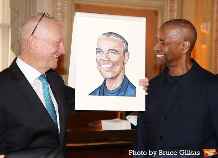 Photos: OTHELLO Star Denzel Washington Celebrates Sardi's Portrait Reveal Image