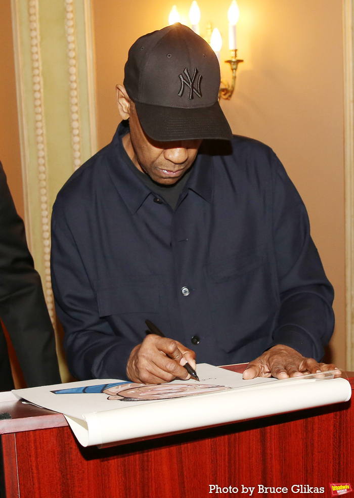 Photos: OTHELLO Star Denzel Washington Celebrates Sardi's Portrait Reveal Image