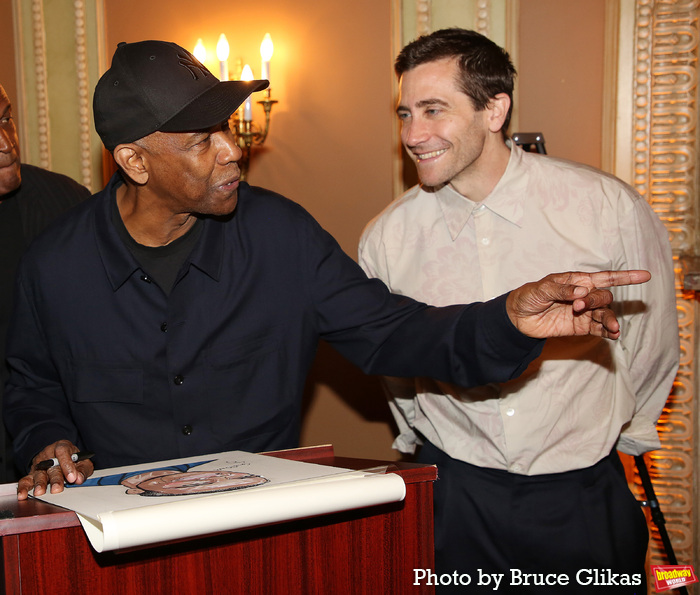 Photos: OTHELLO Star Denzel Washington Celebrates Sardi's Portrait Reveal Image