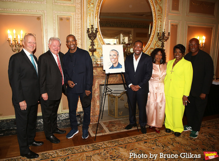 Photos: OTHELLO Star Denzel Washington Celebrates Sardi's Portrait Reveal Image