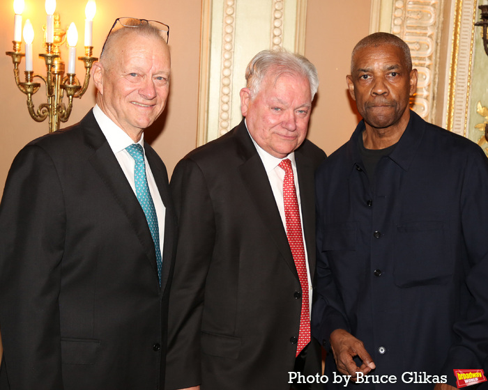 Photos: OTHELLO Star Denzel Washington Celebrates Sardi's Portrait Reveal Image