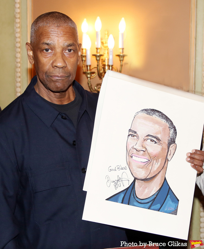 Photos: OTHELLO Star Denzel Washington Celebrates Sardi's Portrait Reveal Image