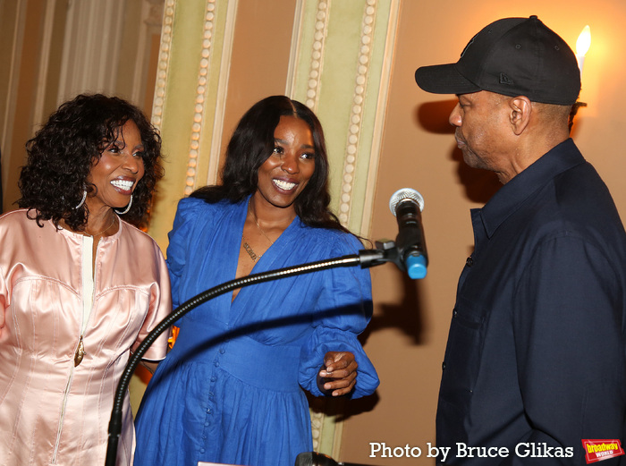 Photos: OTHELLO Star Denzel Washington Celebrates Sardi's Portrait Reveal Image