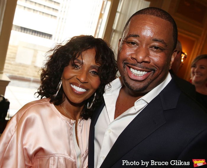 Photos: OTHELLO Star Denzel Washington Celebrates Sardi's Portrait Reveal Image