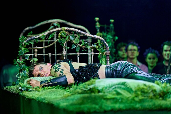 Photos: A MIDSUMMER NIGHT'S DREAM at the Bridge Theatre Image