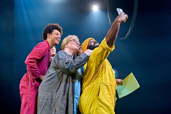 Photos: A MIDSUMMER NIGHT'S DREAM at the Bridge Theatre Image