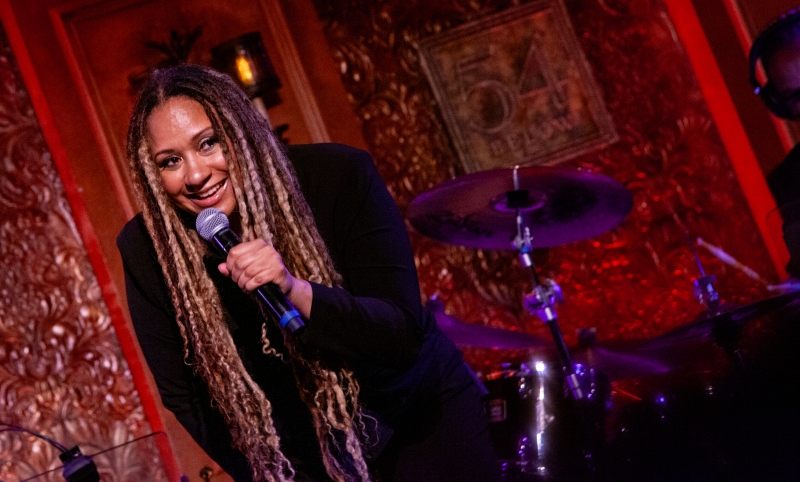 Review: TRACIE THOMS Burns Down The Basement At Return To 54 Below Image