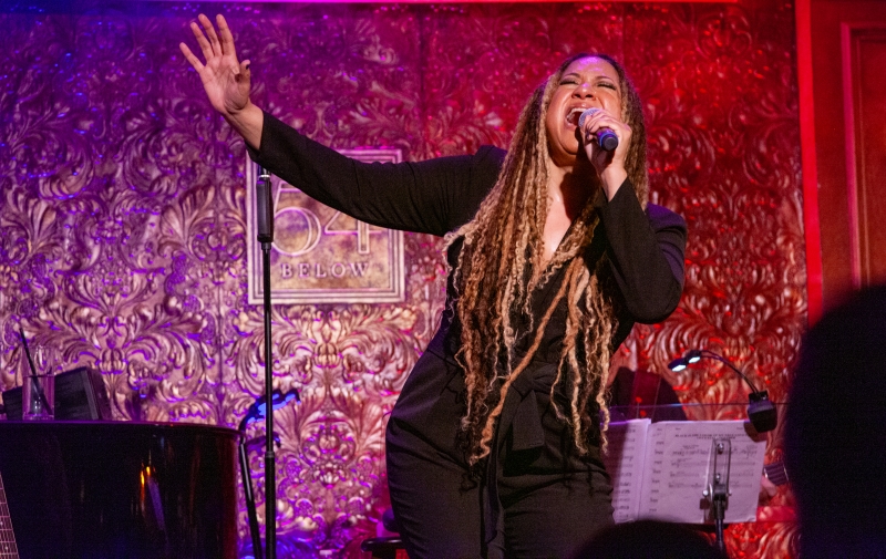 Review: TRACIE THOMS Burns Down The Basement At Return To 54 Below Image