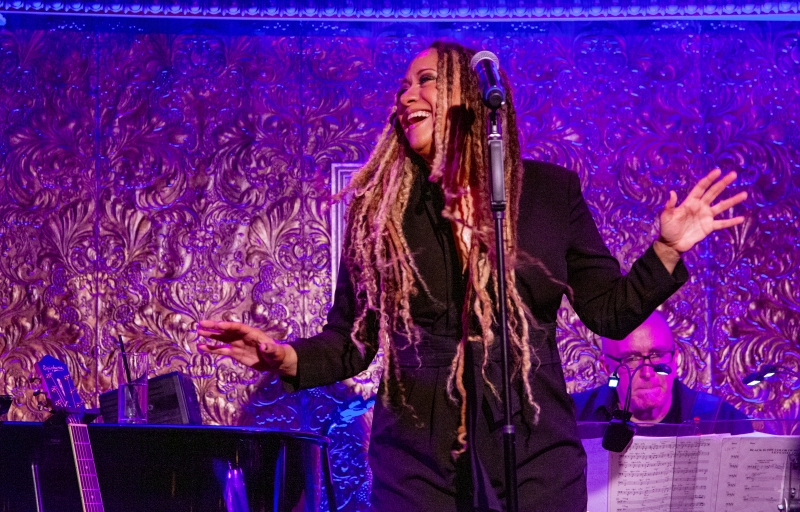 Review: TRACIE THOMS Burns Down The Basement At Return To 54 Below Image