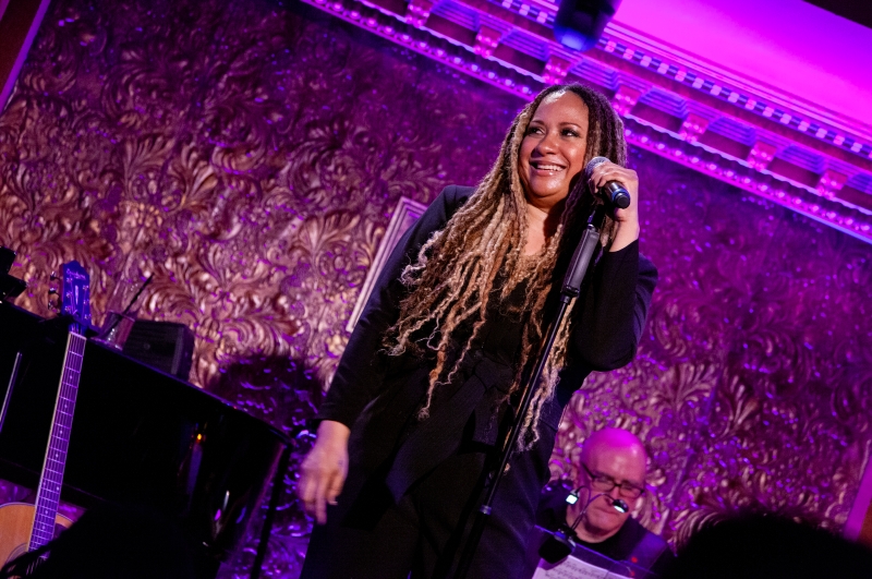 Review: TRACIE THOMS Burns Down The Basement At Return To 54 Below Image