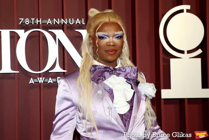 Photos: 2025 Tony Awards- Stars Walk the Red Carpet Image