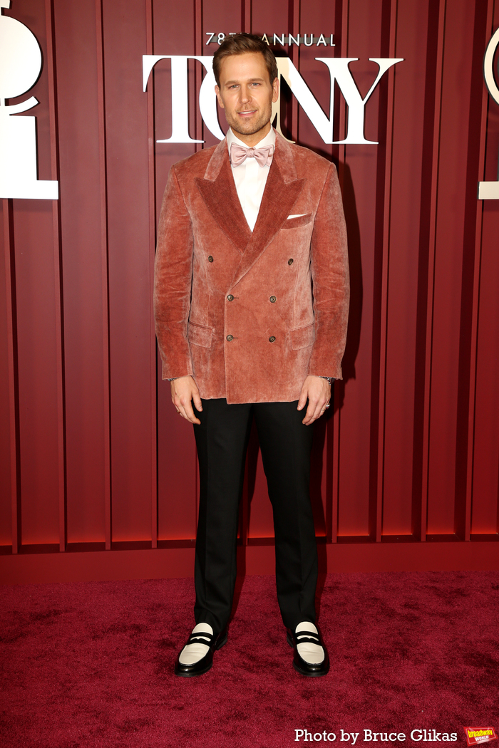 Photos: 2025 Tony Awards- Stars Walk the Red Carpet Image