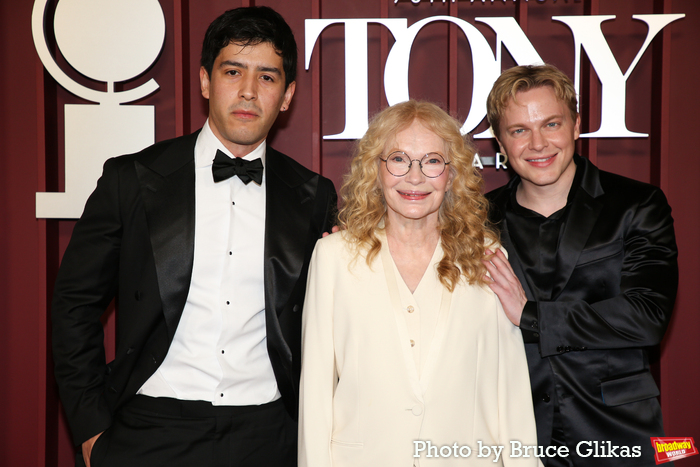 Photos: 2025 Tony Awards- Stars Walk the Red Carpet Image