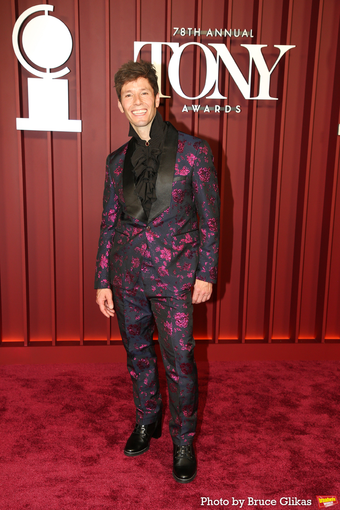 Photos: 2025 Tony Awards- Stars Walk the Red Carpet Image