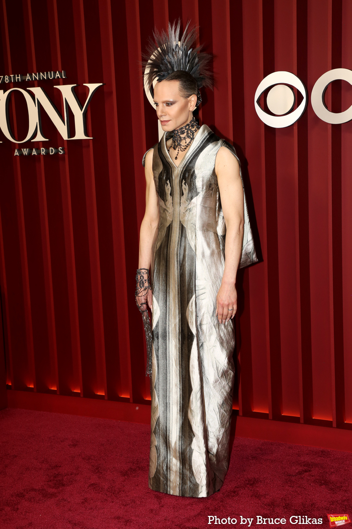 Photos: 2025 Tony Awards- Stars Walk the Red Carpet Image