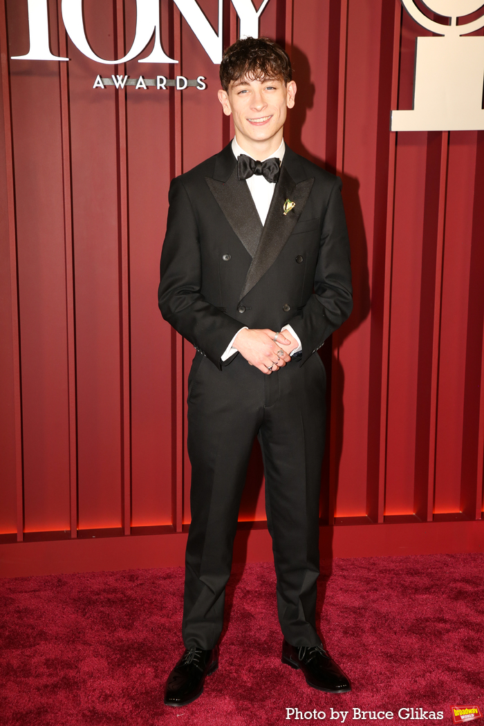 Photos: 2025 Tony Awards- Stars Walk the Red Carpet Image