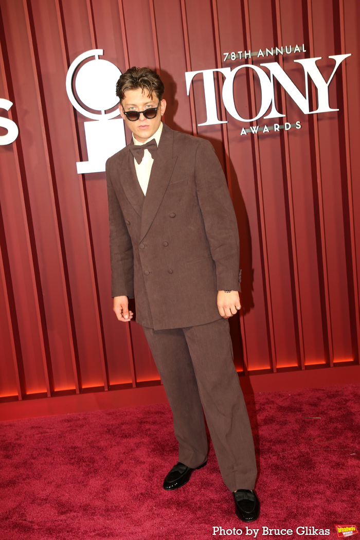 Photos: 2025 Tony Awards- Stars Walk the Red Carpet Image