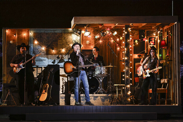Photos: Inside the 2025 Tony Awards Ceremony Image