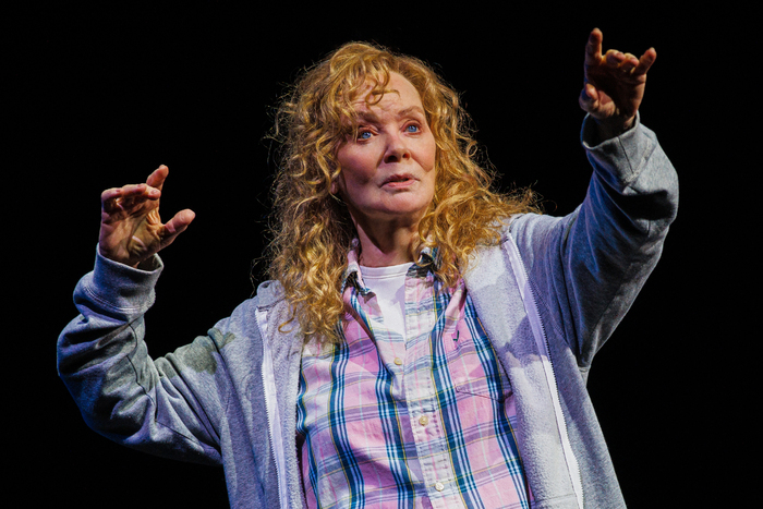 Photos: Emmy-Winner Jean Smart Stars In CALL ME IZZY On Broadway Image