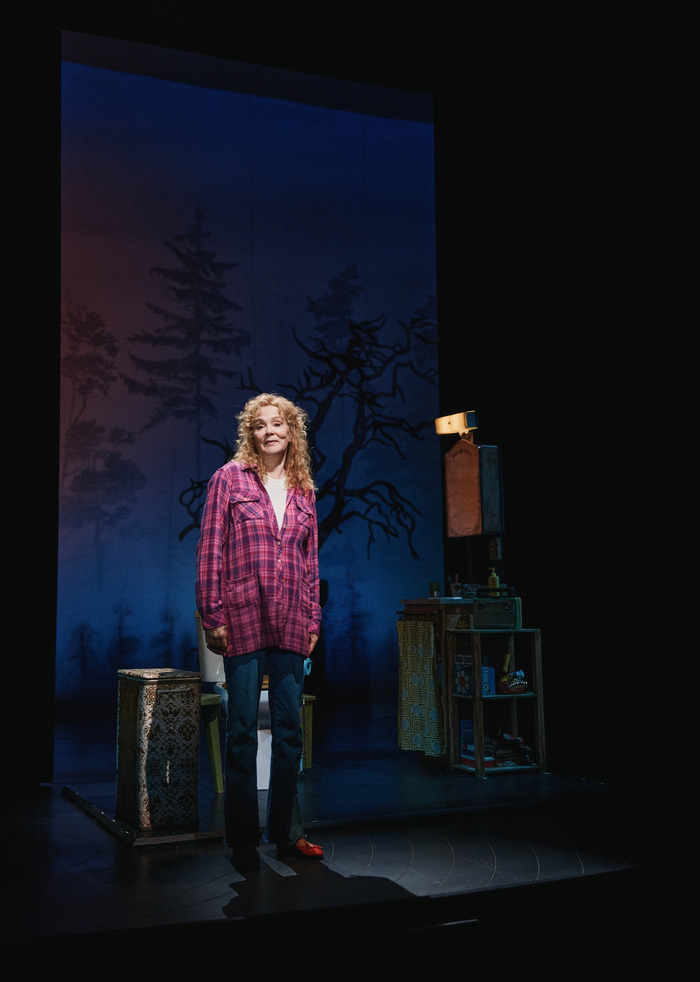 Photos: Emmy-Winner Jean Smart Stars In CALL ME IZZY On Broadway Image