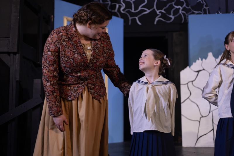 Review: THE SOUND OF MUSIC at The Royal Theatre Image
