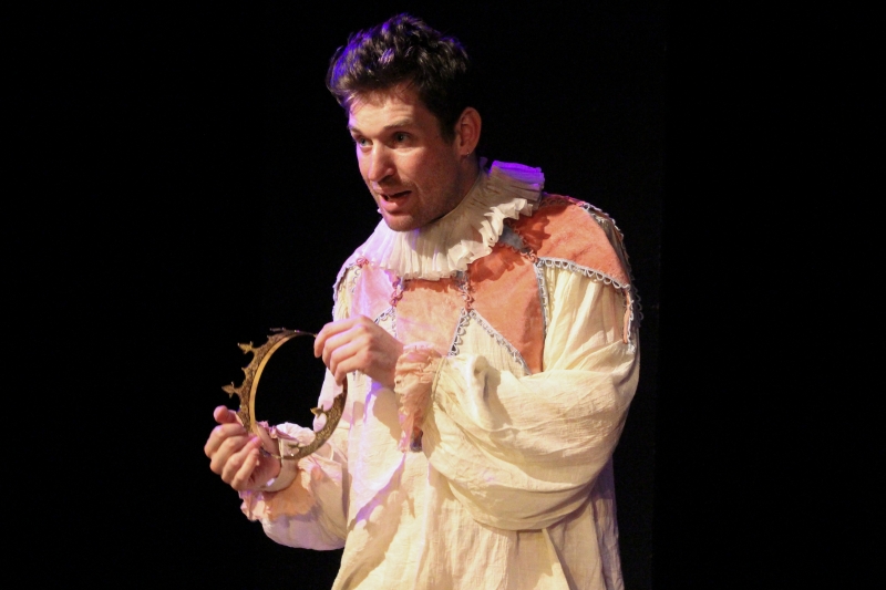 Review: HAMSTRUNG: A SHAKESPEAREAN GHOST STORY, The Glitch Image