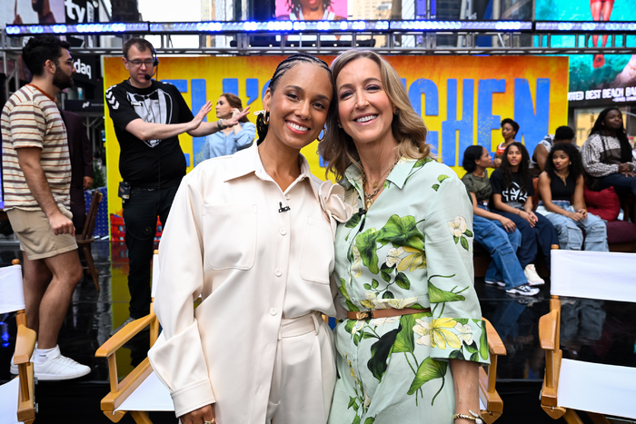 Photos: Alicia Keys and HELL'S KITCHEN Cast Visits GOOD MORNING AMERICA Image