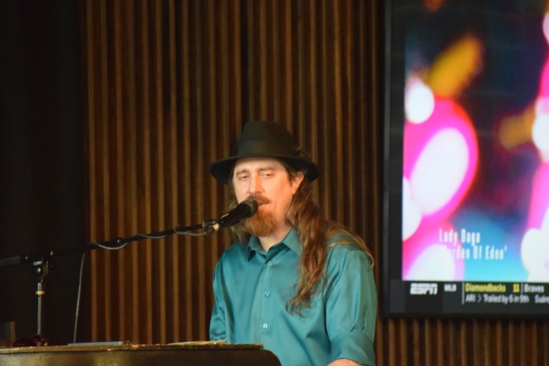 Review: MAD HATTERS DUELING PIANOS at MAD House 101 Restaurant & Bar Image