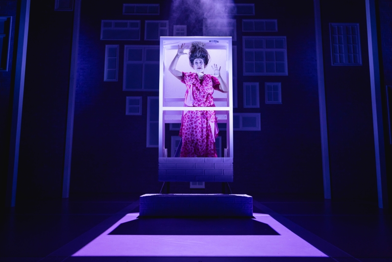 Review: LOVESTUCK: A NEW COMEDY MUSICAL, Stratford East Image
