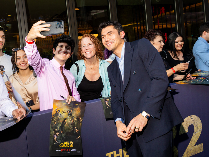 Photos: Charlize Theron, Uma Thurman, & More Attend THE OLD GUARD 2 Premiere Image